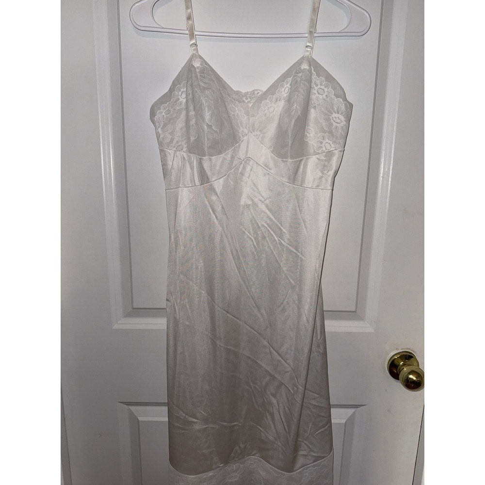 Vintage Vanity Fair‎ Slip Nightgown Silky Soft Ivory Size 36
